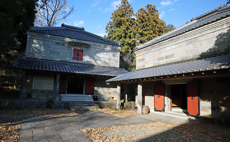 濱田庄司記念益子参考館の外観写真（展示館建物）