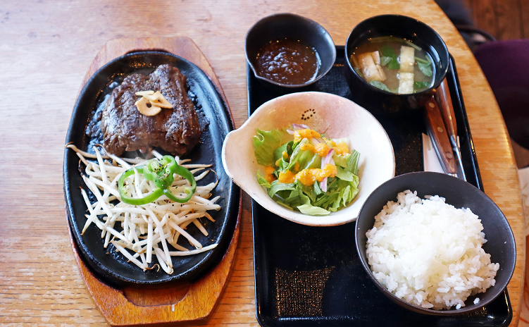 益子焼＆カフェレストラン 壷々炉の食事写真（ステーキランチ）